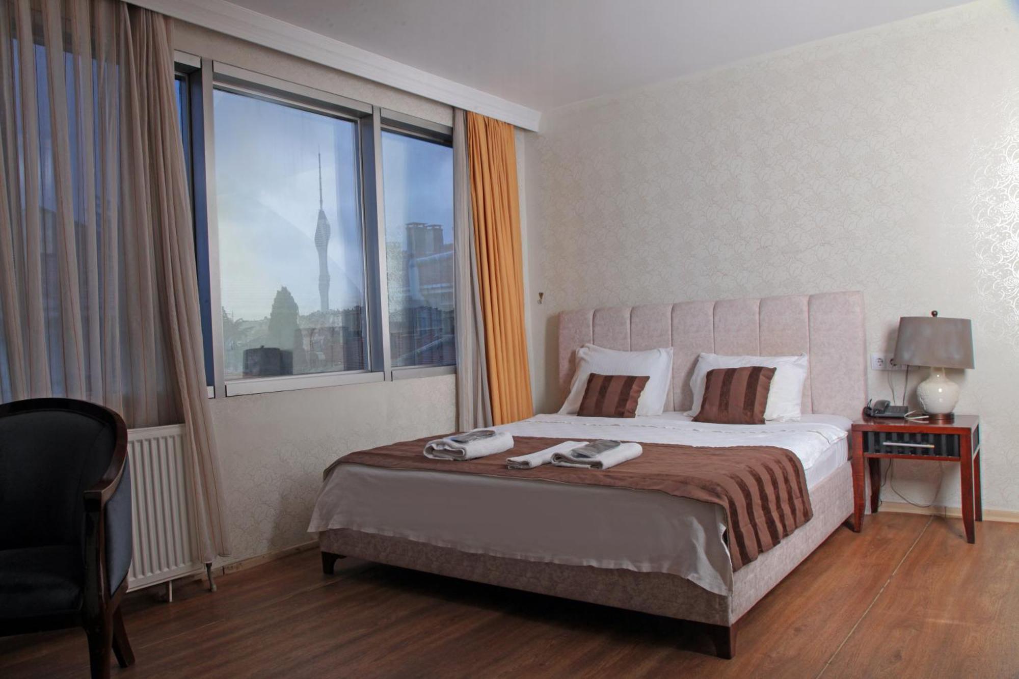 Deluxe Double Room Shower,1766418702:JPEG